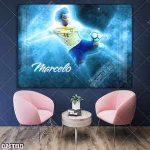 Tranh cầu thủ Marcelo truyền bóng tuyệt đẹp