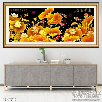 Tranh gạch hoa sen vàng và cá chép