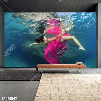 Tranh cô gái dưới nước