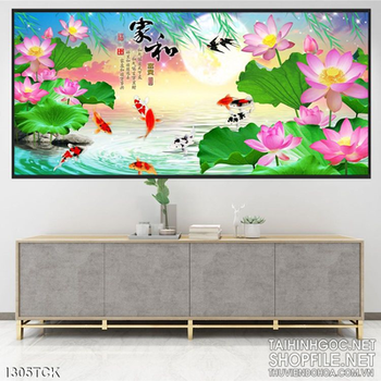 Tranh hoa sen cá chép dán tường độc đáo