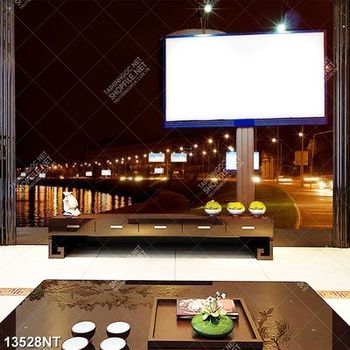 Tranh bảng quảng cáo bên hồ