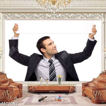 Tranh chàng trai cầm tấm bảng trắng