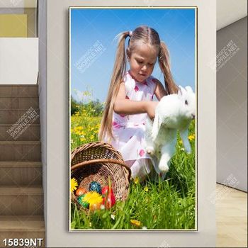 Tranh cô bé và chú thỏ trắng