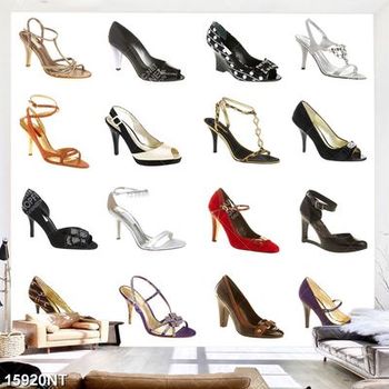 Tranh giày cao gót