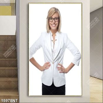 Tranh cô gái trẻ xinh đẹp