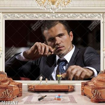 Tranh người đàn ông ngồi hút xì gà