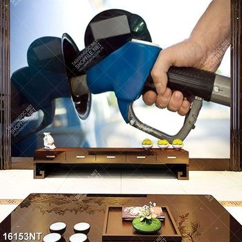 Tranh bơm xăng xe ô tô