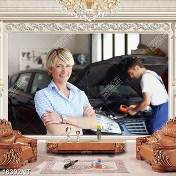 Tranh cô gái trong gara ô tô