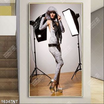 Tranh người mẫu ảnh