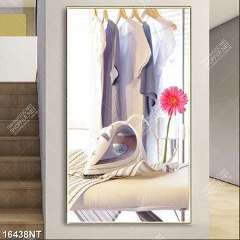 Tranh bàn là quần áo