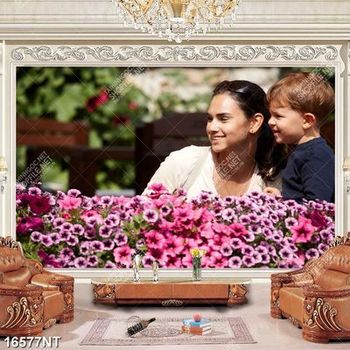 Tranh mẹ và bé bên dàn hoa