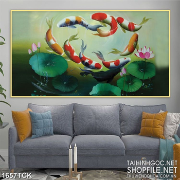 Tranh sơn dầu cá koi bơi vòng tròn trong hồ sen in uv