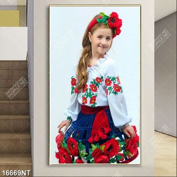 Tranh cô bé mặc váy hoa