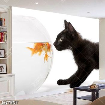 Tranh mèo đen bên chậu cá cảnh