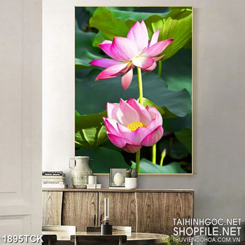 Tranh in 3d những bông hoa sen trong tán lá xanh rì