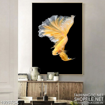 Tranh sơn dầu cá  sim betta vàng cô đơn trong đêm in canvas