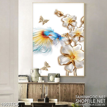 Tranh trang trí cá  sim betta khoe đuôi dài bên hoa dáp vàng