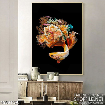 Tranh decor chú cá sim betta vàng quẩy đuôi bên đàn cá nhỏ