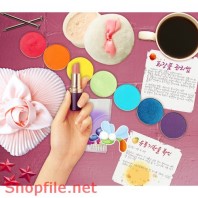 Poster sắc màu trang điểm