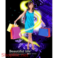 Poster cô bé hàng hiệu