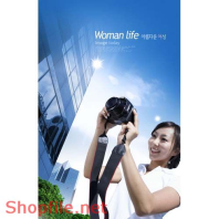 Poster cô gái chụp hình