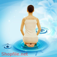 Poster phụ nữ cân bằng