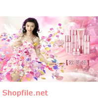 Poster mỹ phẩm cô gái tỏa sáng