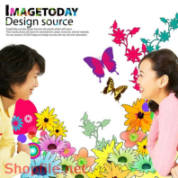 Poster hoa bướm và cô gái