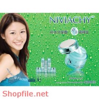 Poster mỹ phẩm cô gái tươi cười