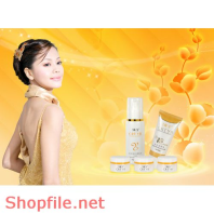 Poster mỹ phẩm cô gái kiêu sa tuyệt vời