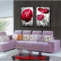 bông hoa màu đỏ thẳm