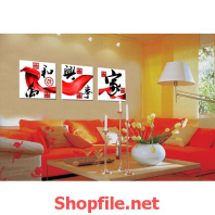 chữ thư pháp và vãi lụa đỏ