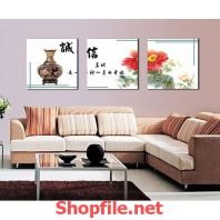 lu đồng và bông hoa đỏ