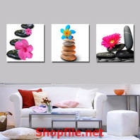 tranh dán tường bông hoa trên đá sỏi