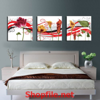 bông hoa sen và bông hoa tuy líp