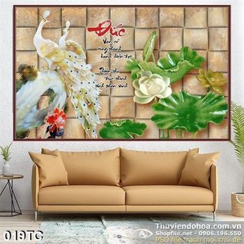 Tranh chim công và hoa sen giả ngọc chữ đức thư pháp