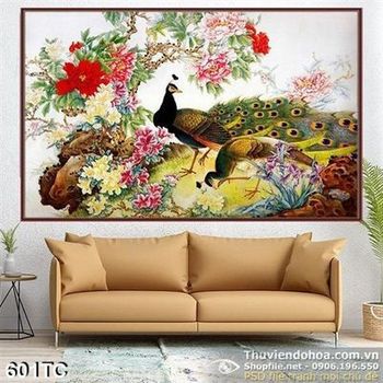 Tranh chim công kiếm ăn đẹp 3d in uv
