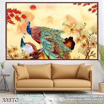 Tranh chim công ve vãn và mặt trời đỏ