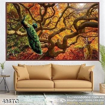 Tranh chim công đậu trên cành cây già trong rừng psd