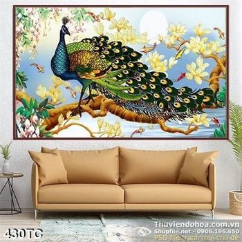 Tranh chim công đậu cành cây psd đẹp ấn tượng in uv