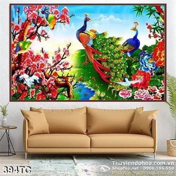 Tranh chim công rực rỡ vui đùa