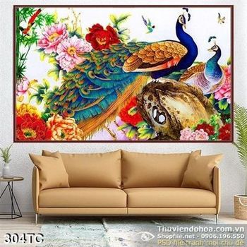 Tranh chim công in uv đẹp