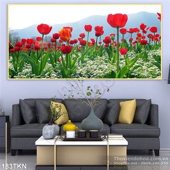 Tranh hoa tulip trang trí phòng khách