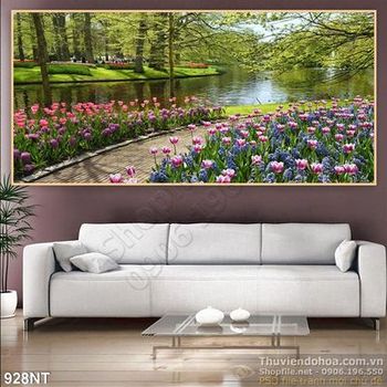 Tranh hoa tulip bên dòng sông