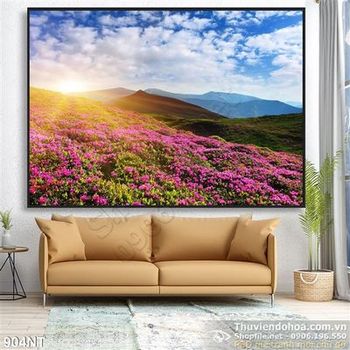 Tranh đồi hoa hồng ở chân núi