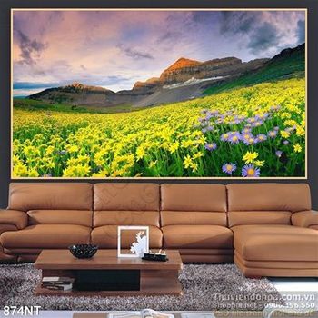 Tranh hoa vàng trên cỏ xanh