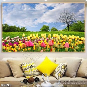 Tranh đồng cỏ và hoa tulip