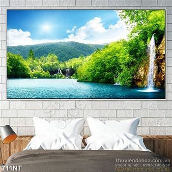 Tranh thác nước trên dòng sông trong rừng