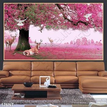 Tranh khu rừng màu hồng