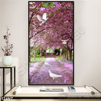 Tranh rừng đào và chim bồ câu